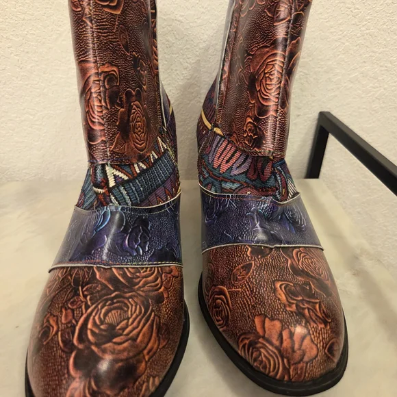 Stylish Multicolor Ankle Boots NWOT - Picture 7 of 7